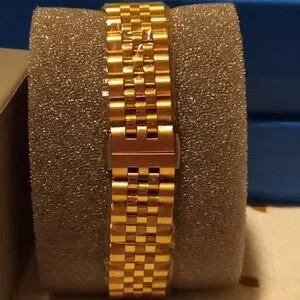 Colleen Lopez | Accessories | Colleen Lopez Geniune Mother  display picture 1